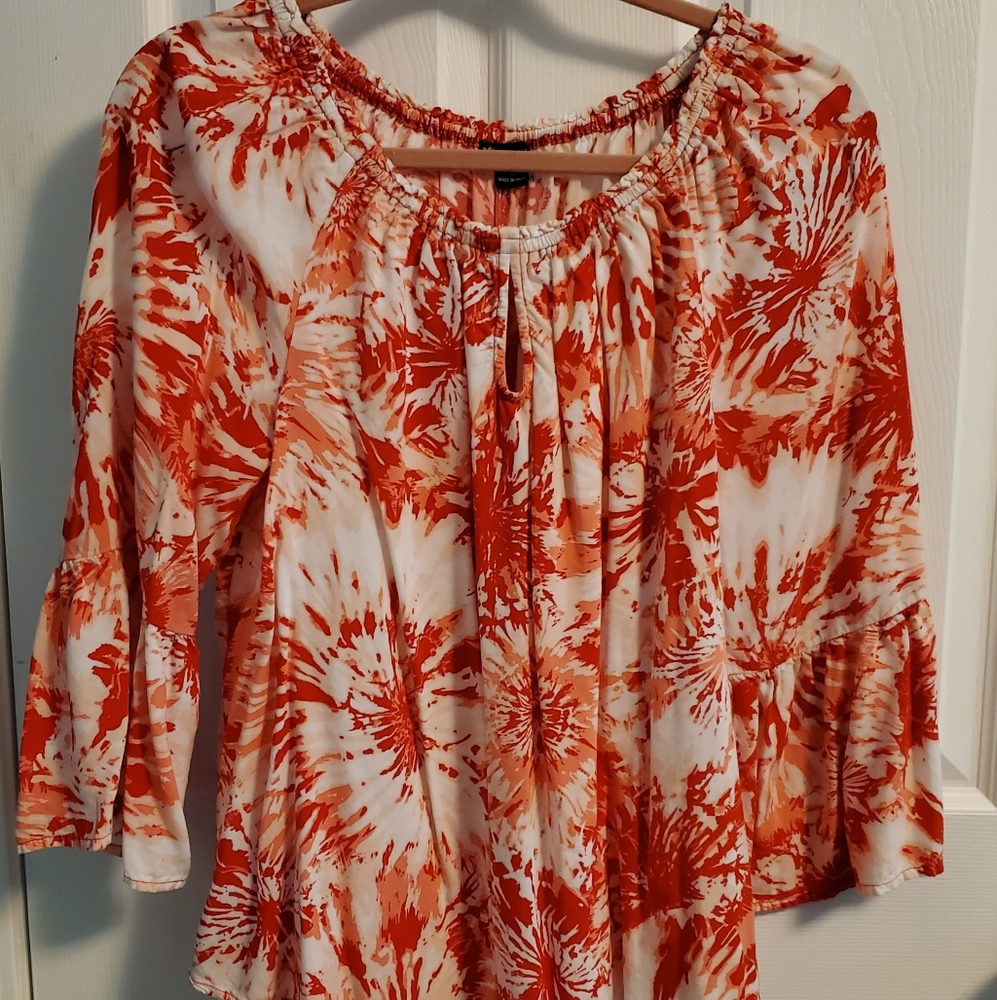 Women's New Directions Top M Red White
